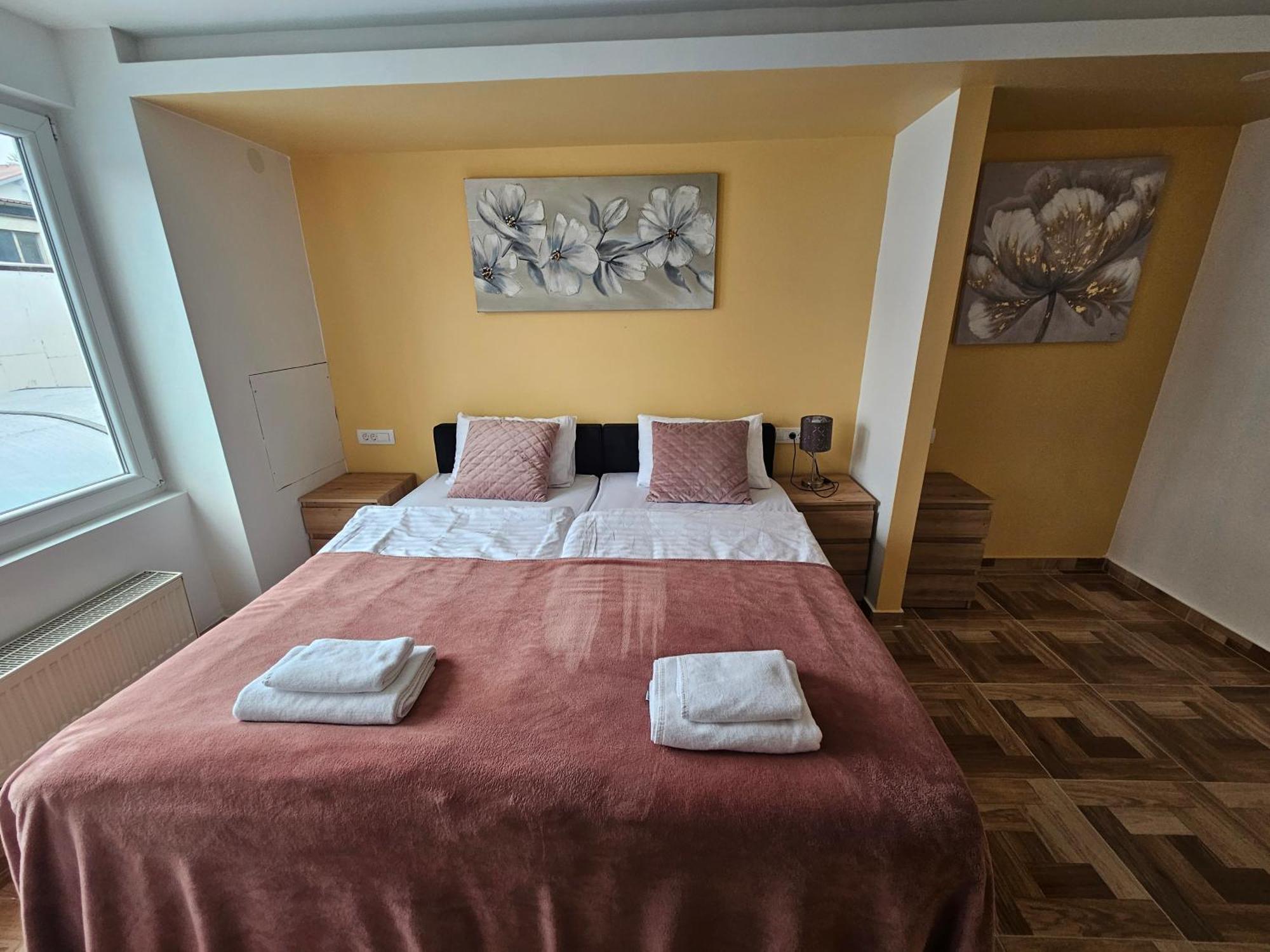 Royal Apartments & Rooms Zagreb Bagian luar foto