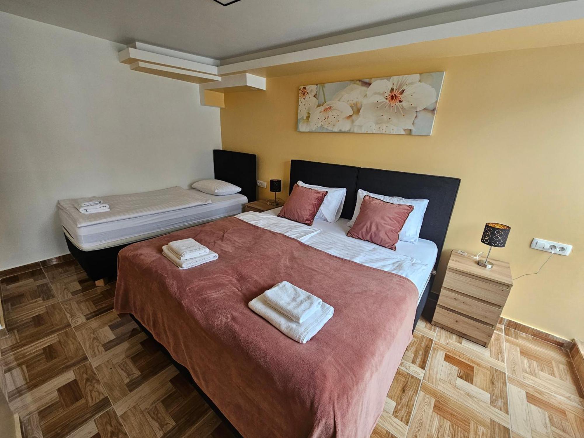 Royal Apartments & Rooms Zagreb Bagian luar foto