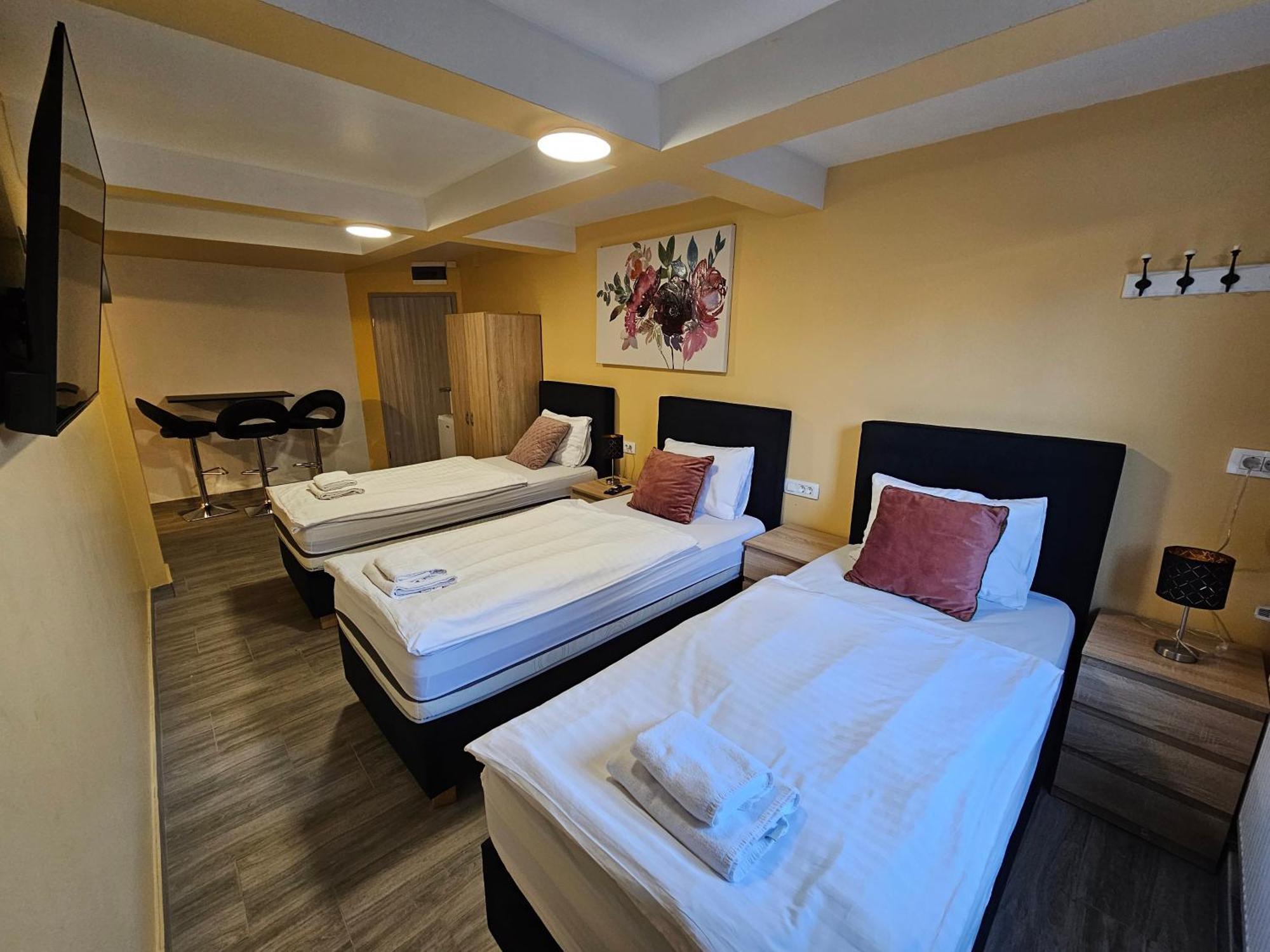 Royal Apartments & Rooms Zagreb Bagian luar foto