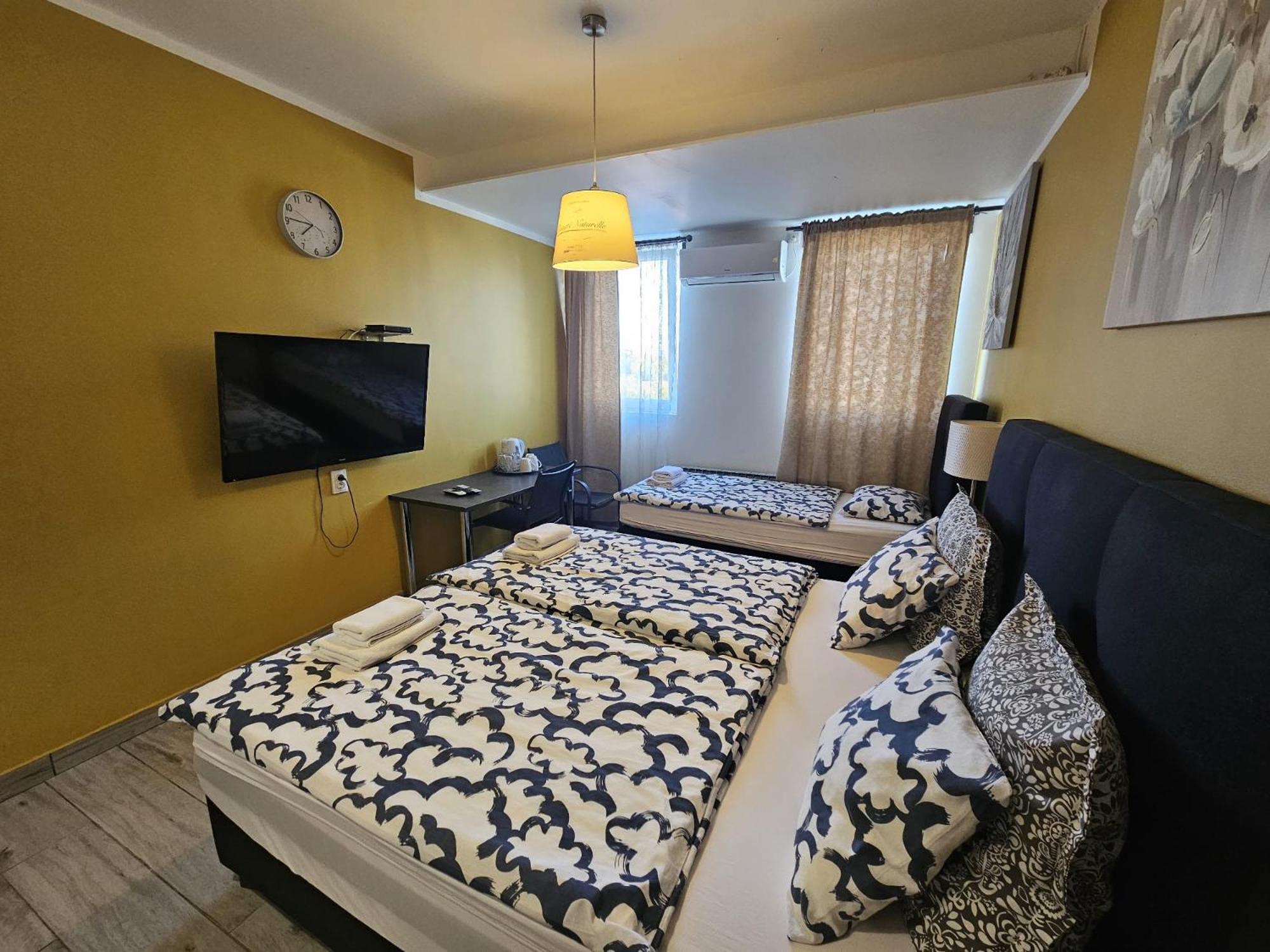 Royal Apartments & Rooms Zagreb Bagian luar foto