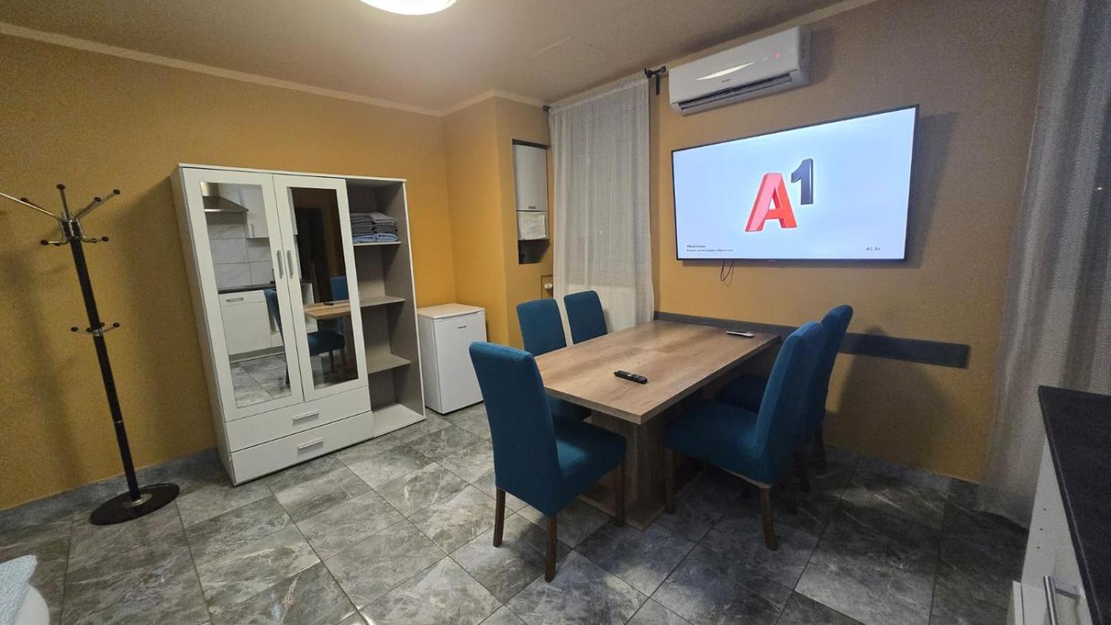 Royal Apartments & Rooms Zagreb Bagian luar foto