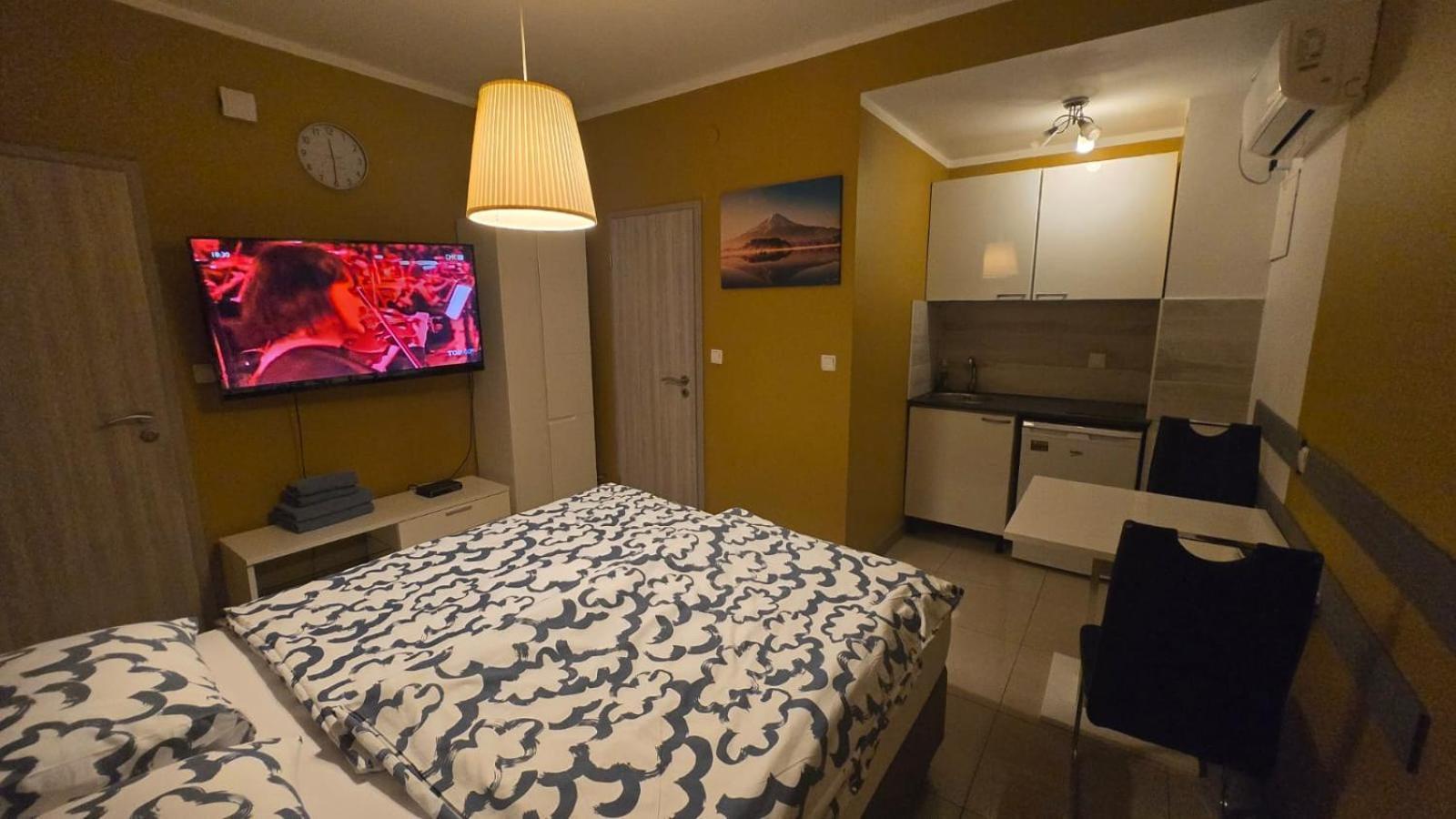 Royal Apartments & Rooms Zagreb Bagian luar foto