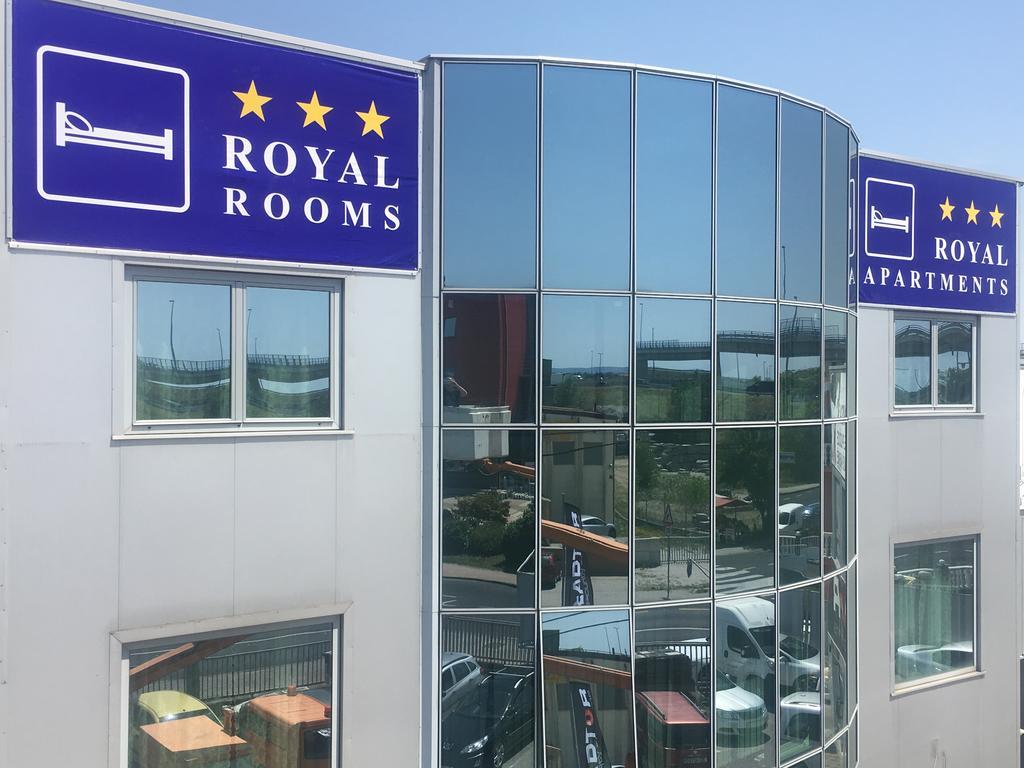 Royal Apartments & Rooms Zagreb Bagian luar foto